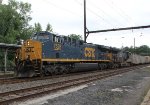 CSX 7578 leading M404